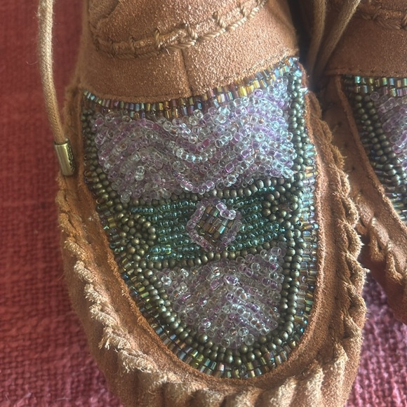 The Sak Beaded Moccasins size 8.5 - Picture 3 of 6